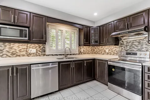 109 Mountainash Rd, Brampton, ON L6R 1H7