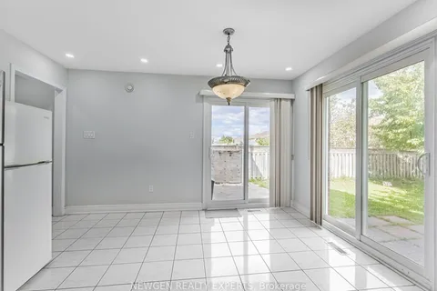 109 Mountainash Rd, Brampton, ON L6R 1H7