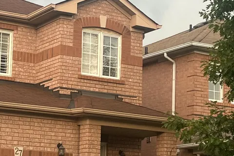 27 Lonestar Cres, Brampton, ON L7A 2H9