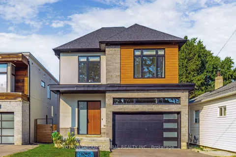 1037 Edgeleigh Ave, Mississauga, ON L5E 2E9