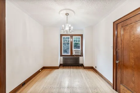 61 Methuen Ave, Toronto, ON M6S 1Z7