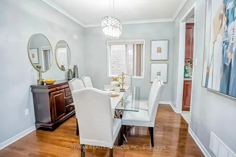15 Roundstone Dr, Brampton, ON L6X 0K7