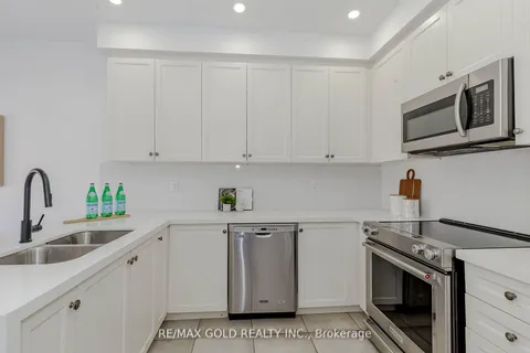 3485 Fourth Line, Oakville, ON L6M 1N8