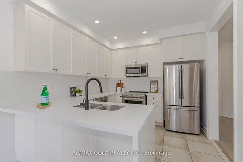 3485 Fourth Line, Oakville, ON L6M 1N8