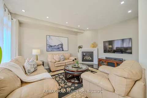 98 Zelda Rd, Brampton, ON L6R 3V5