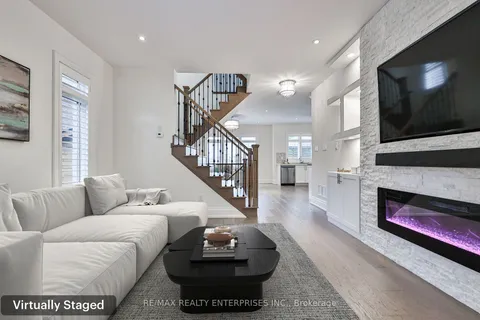 1562 Edencrest Dr, Mississauga, ON L5E 0A5