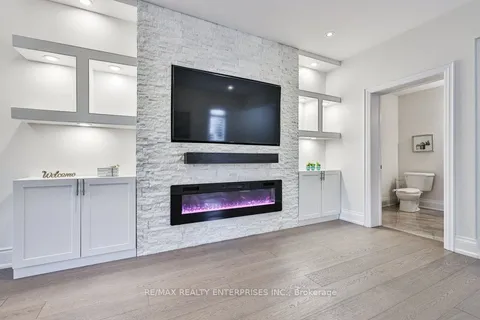 1562 Edencrest Dr, Mississauga, ON L5E 0A5