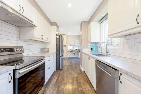 881 LAURIER Ave, Milton, ON L9T 4H4