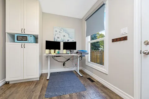 881 LAURIER Ave, Milton, ON L9T 4H4