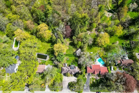 62 Pinewood Tr, Mississauga, ON L5G 2L1