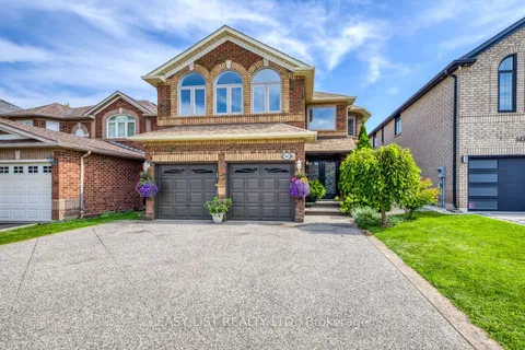 5443 Mcfarren Blvd, Mississauga, ON L5M 5Y3