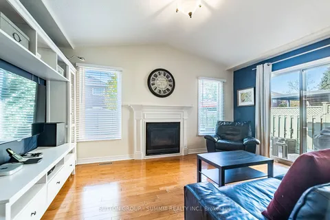 7205 SPYGLASS Cres, Mississauga, ON L5N 7H3