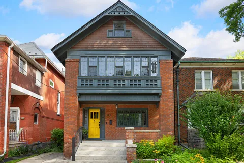 162 St Johns Rd, Toronto, ON M6P 1T9