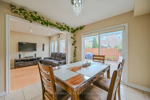 15 Fairwood Circ, Brampton, ON L6R 0X6