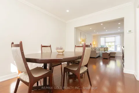 104 Dorchester Dr, Brampton, ON L6T 3E7