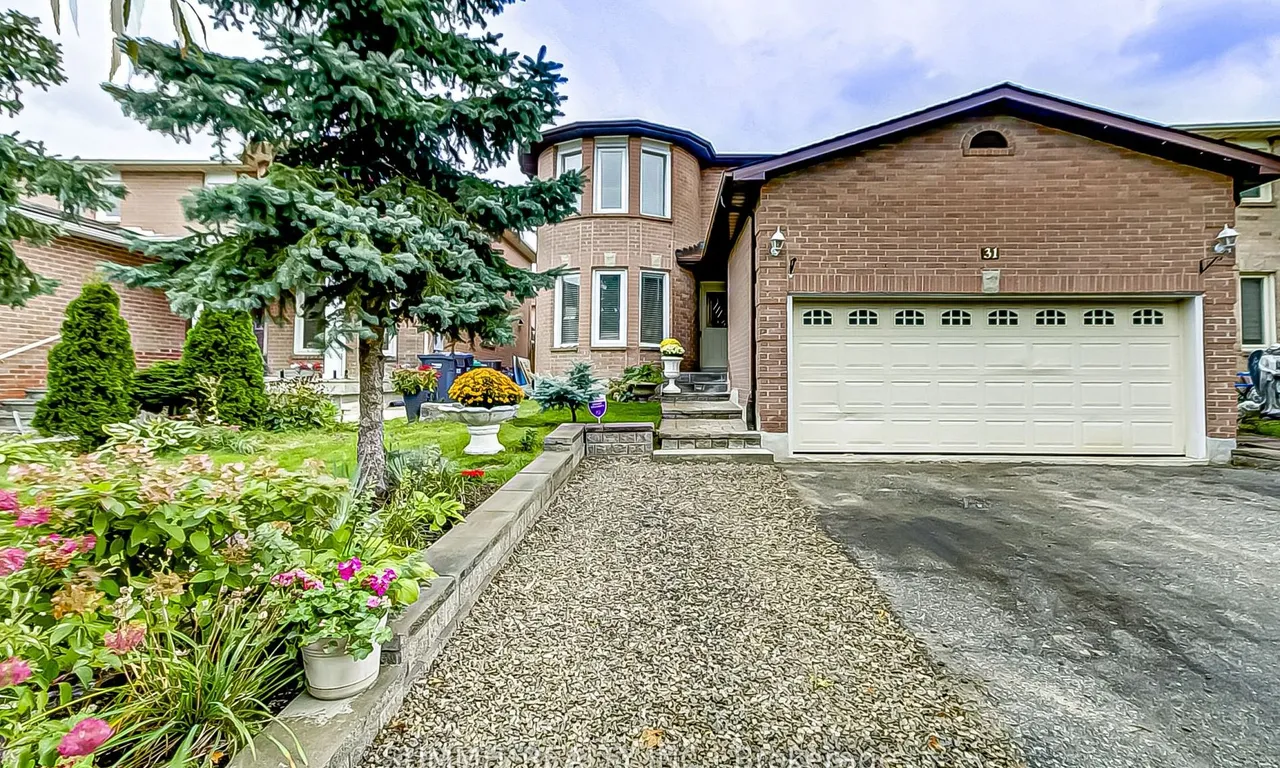 31 Castlehill Rd, Brampton, ON L6X 4E3