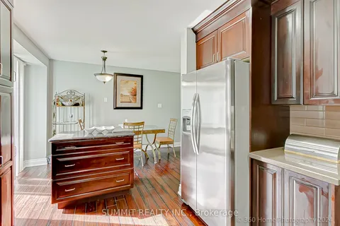 31 Castlehill Rd, Brampton, ON L6X 4E3