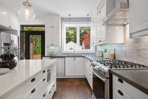 40 Fern Ave, Toronto, ON M6R 1K1