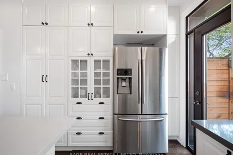 40 Fern Ave, Toronto, ON M6R 1K1