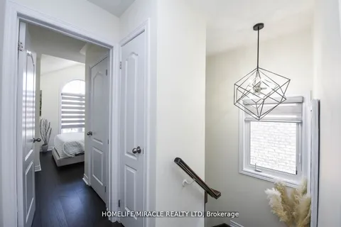 22 Long Branch Tr, Brampton, ON L6P 3V4