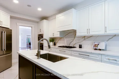 3862 O&apos;neil Gate, Mississauga, ON L5L 5X6