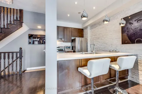 2421 Greenwich Dr, Oakville, ON L6M 0S4