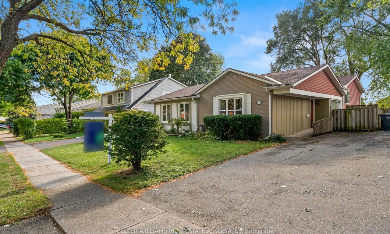 3254 Candela Dr, Mississauga, ON L5A 2T8