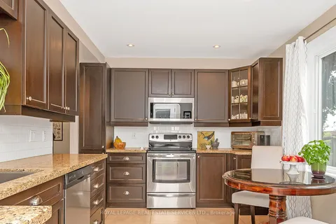 46 Castlebar Rd, Toronto, ON M8Z 2J6