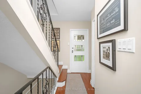 46 Castlebar Rd, Toronto, ON M8Z 2J6