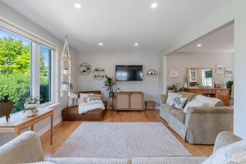 93 Hadrian Dr, Toronto, ON M9W 1V7