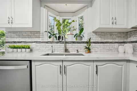 179 Romain Cres, Oakville, ON L6H 5A5