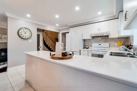 5100 Sunray Dr, Mississauga, ON L5R 2V2