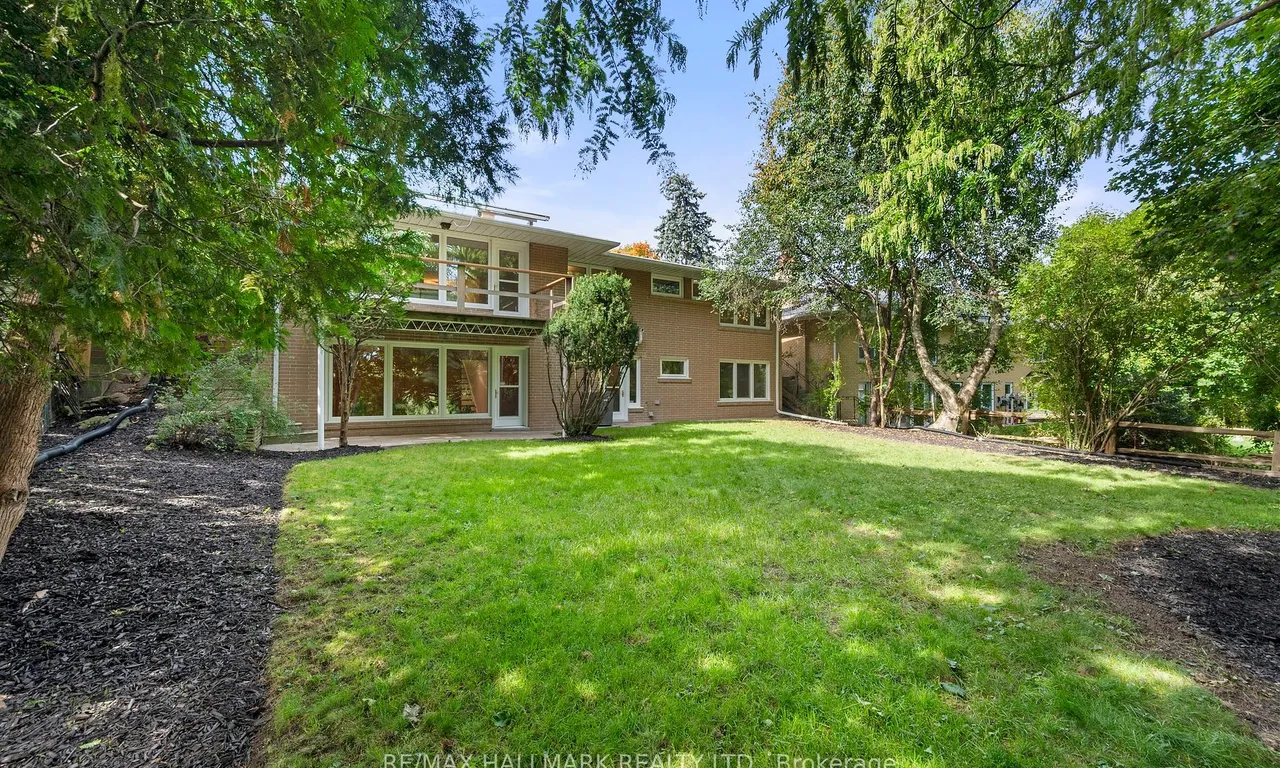 71 Riverwood Pkwy, Toronto, ON M8Y 4E4