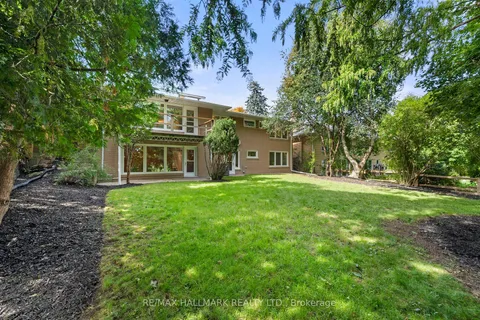 71 Riverwood Pkwy, Toronto, ON M8Y 4E4
