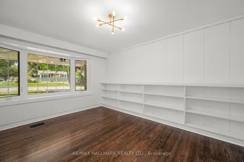 71 Riverwood Pkwy, Toronto, ON M8Y 4E4
