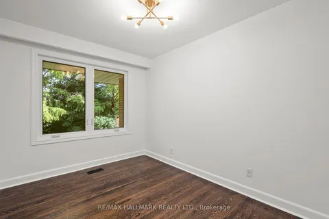 71 Riverwood Pkwy, Toronto, ON M8Y 4E4