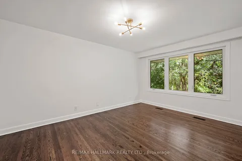 71 Riverwood Pkwy, Toronto, ON M8Y 4E4