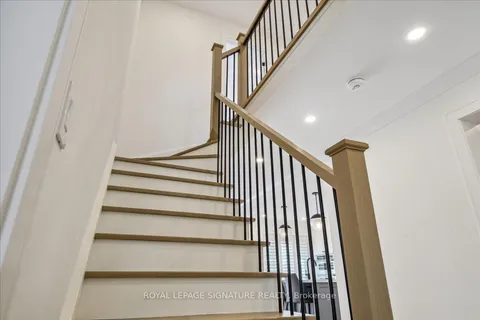 432 Apache Crt, Mississauga, ON L4Z 3T2