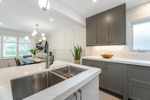 51 Tromley Dr, Toronto, ON M9B 5Y7