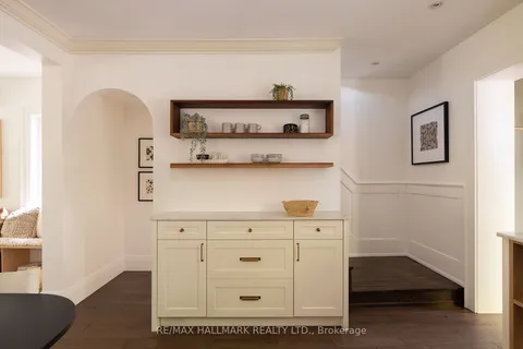 30 Saint Marks Rd, Toronto, ON M6S 2H8