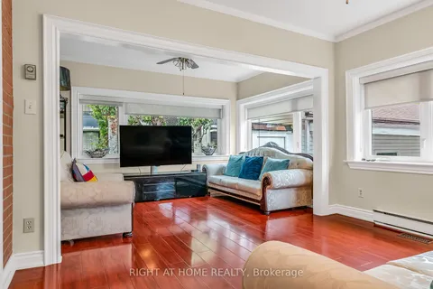 413 Bartos Dr, Oakville, ON L6K 3E5