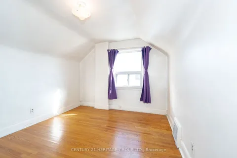 75 Winston Park Blvd, Toronto, ON M3K 1C2