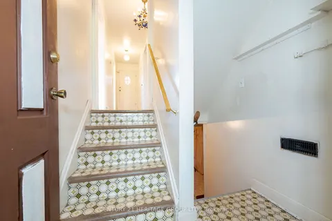 75 Winston Park Blvd, Toronto, ON M3K 1C2