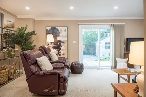 584 Moorelands Cres, Milton, ON L9T 4B5
