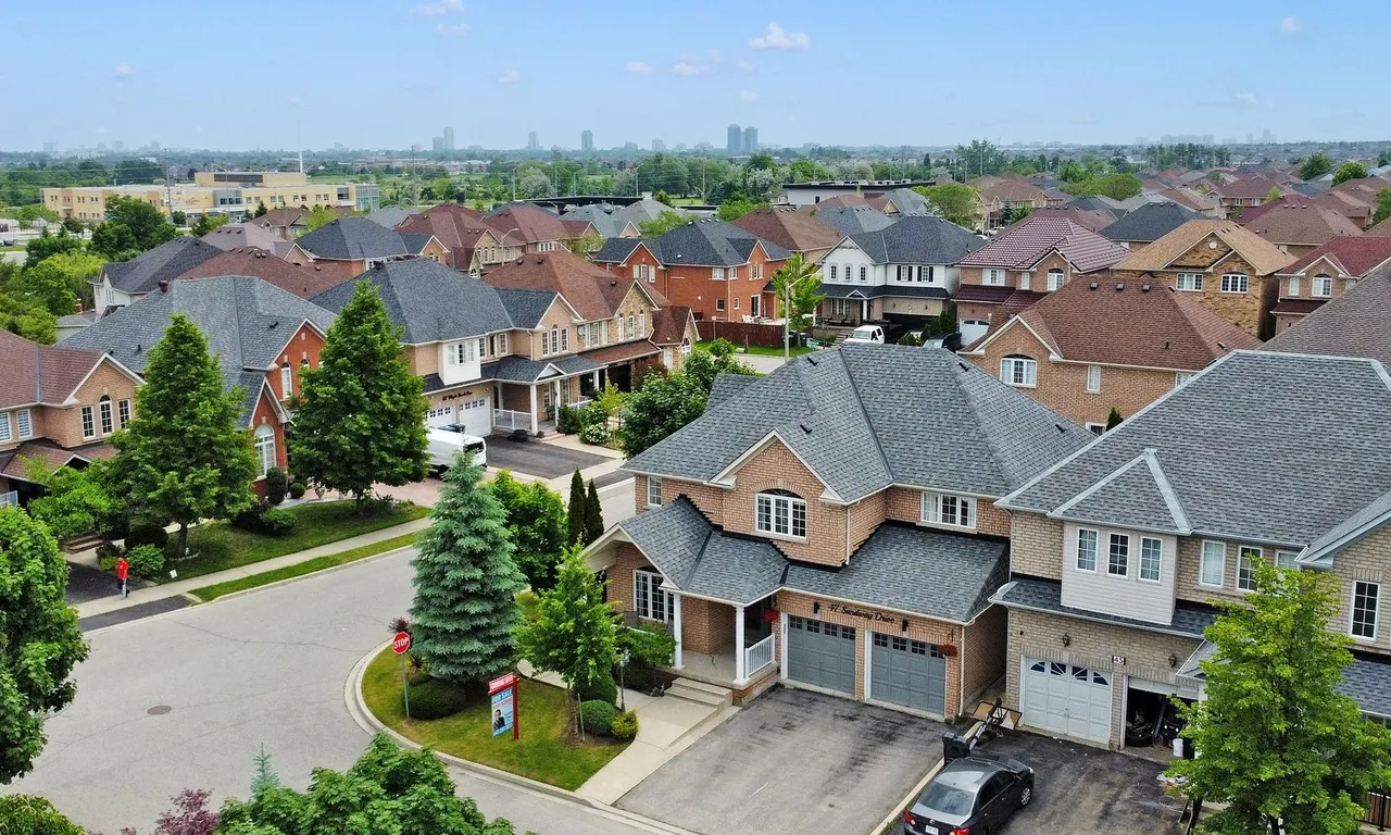 47 Sandway Dr, Brampton, ON L7A 2T8