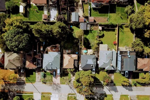 122 Milton St, Toronto, ON M8Y 2Y3