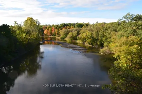 60 Samba Dr, Toronto, ON M9M 2N1