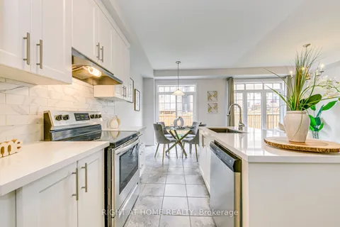 141 Marigold Gdns, Oakville, ON L6H 0Y2