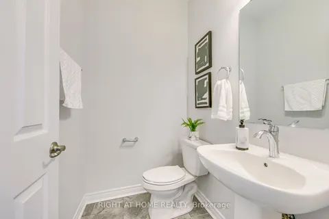 141 Marigold Gdns, Oakville, ON L6H 0Y2