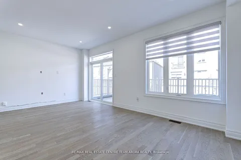 8585 Financial Dr, Brampton, ON L6Y 6C4